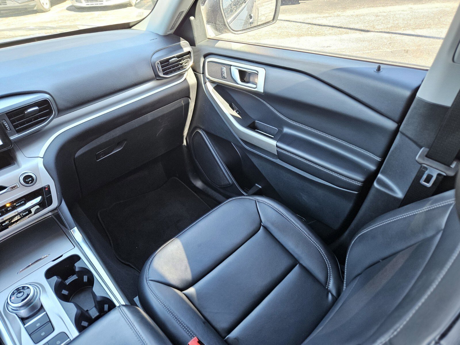 Certified 2023 Ford Explorer XLT w/ Equipment Group 202A image 16