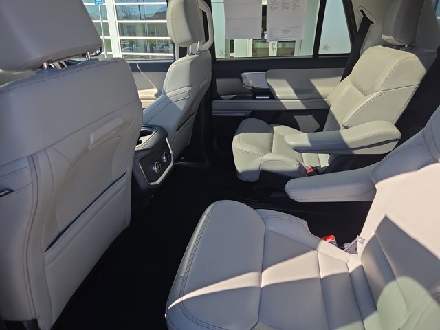 Certified 2025 Ford Expedition Active image 13