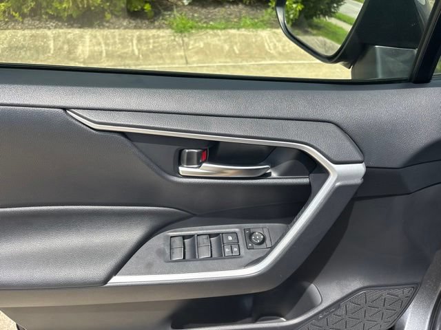 Used 2022 Toyota RAV4 XLE w/ Convenience Package AWD/4WD image 16
