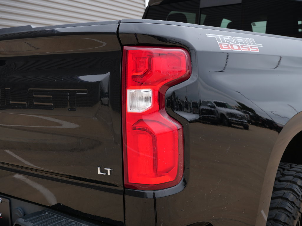 Used 2020 Chevrolet Silverado 1500 LT Trail Boss AWD/4WD image 15