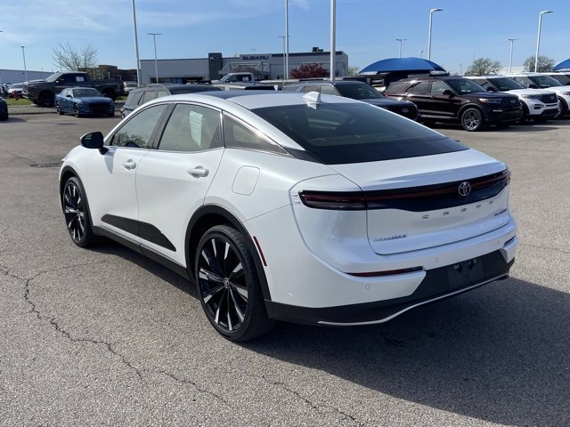 Used 2023 Toyota Crown Platinum image 2