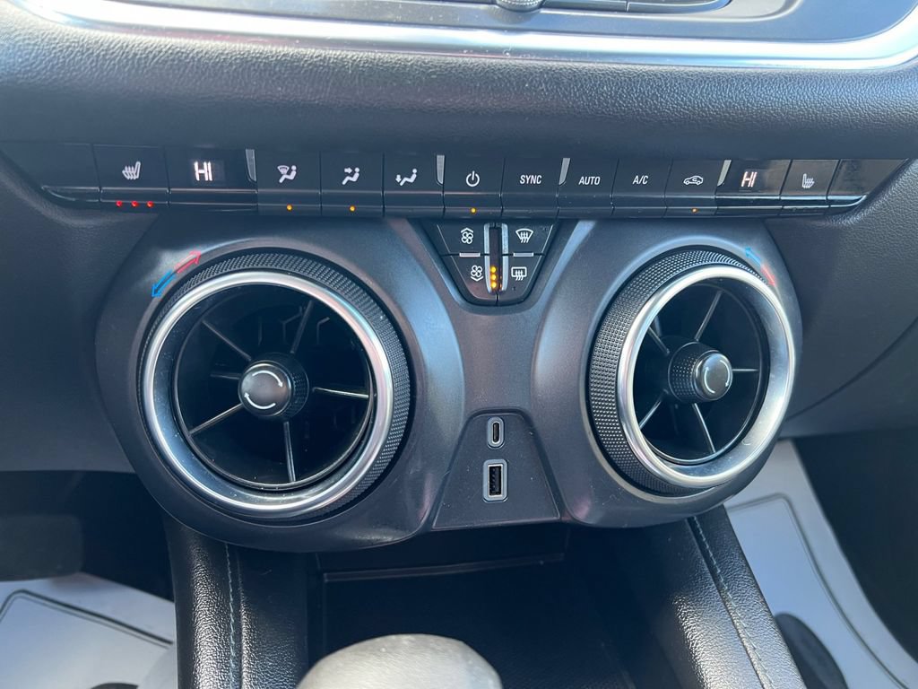 Used 2022 Chevrolet Blazer LT FWD image 27