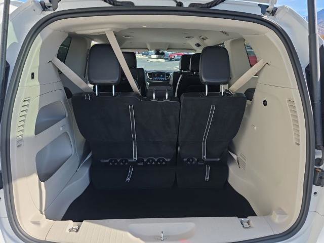 Used 2024 Chrysler Pacifica Touring-L image 14