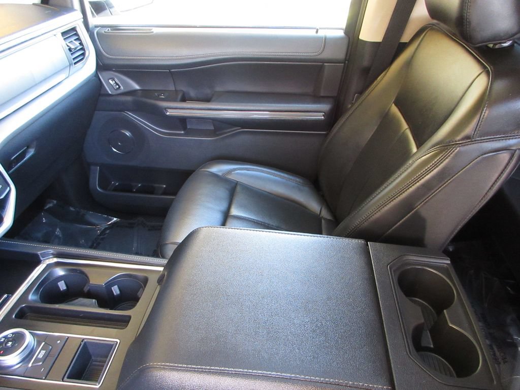 Certified 2024 Ford Expedition XLT RWD image 23