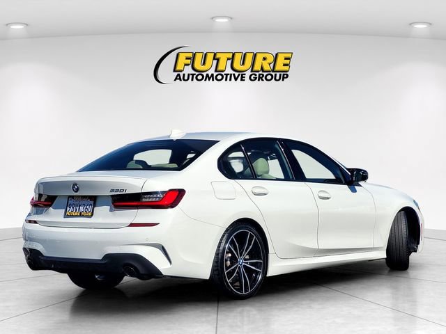 Used 2022 BMW 330i Sedan w/ M Sport Package image 5