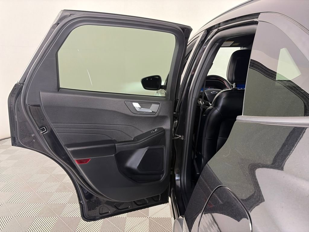 Certified 2025 Ford Escape ST-Line Select image 12