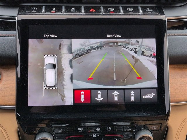 Used 2024 Jeep Grand Cherokee Summit image 11