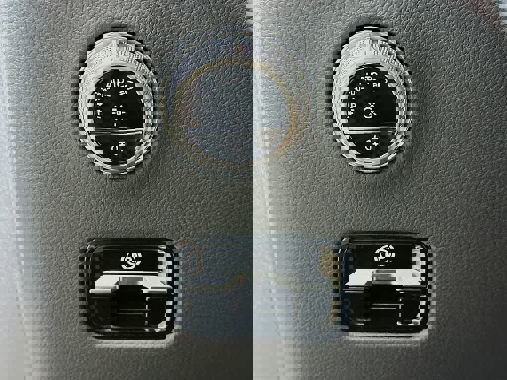 Used 2024 Mercedes-Benz GLC 300 GLC 300 image 26