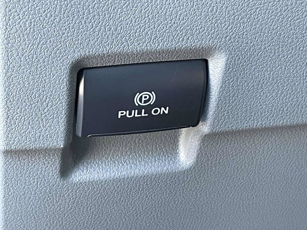 Certified 2026 Ford F250 XLT w/ FX4 Off-Road Package image 18