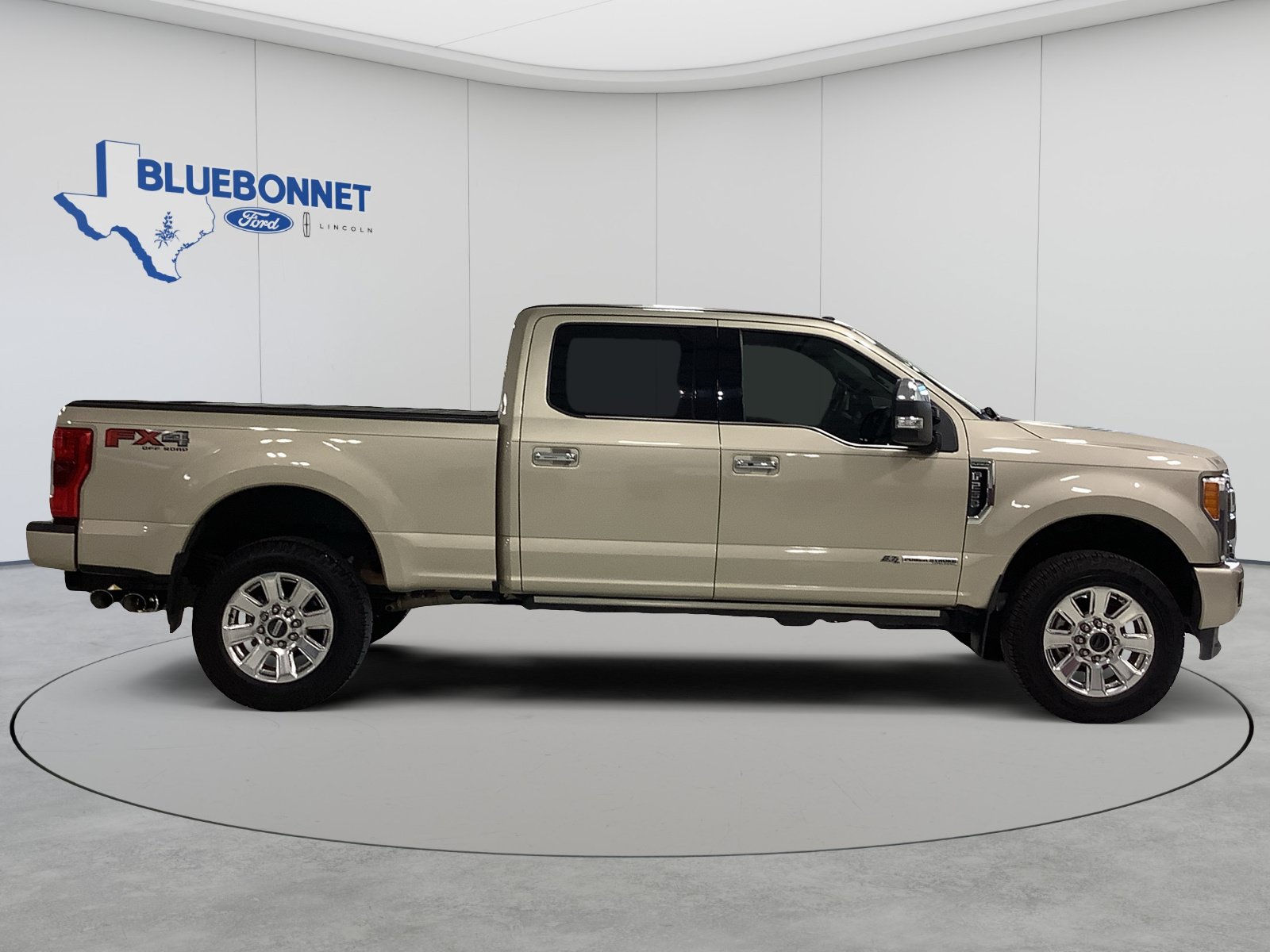 Certified 2018 Ford F250 Platinum w/ Platinum Ultimate Package AWD/4WD image 4