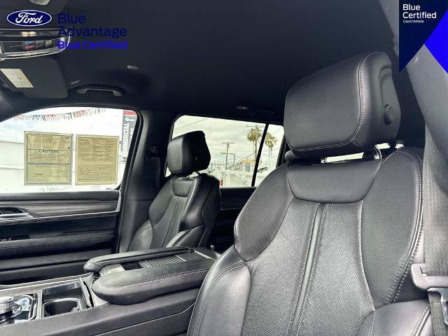 Used 2024 Jeep Wagoneer L Series II RWD image 21