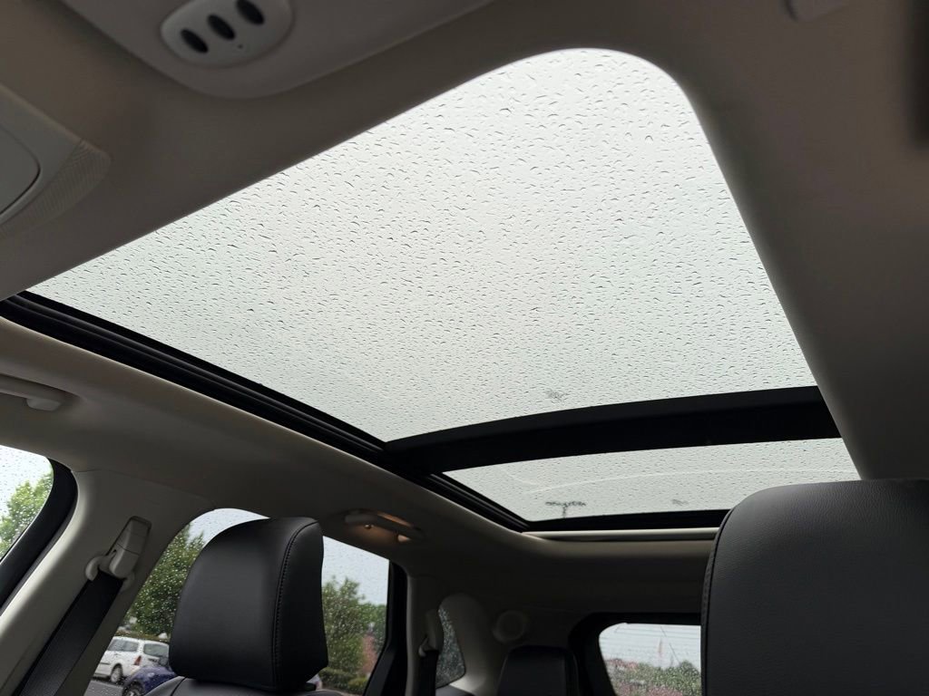 Certified 2022 Ford Edge Titanium AWD/4WD image 13