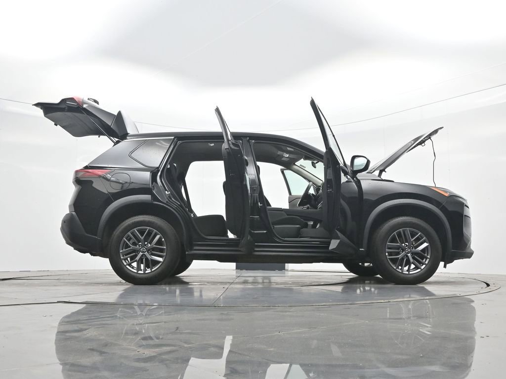 Used 2023 Nissan Rogue S AWD/4WD image 45