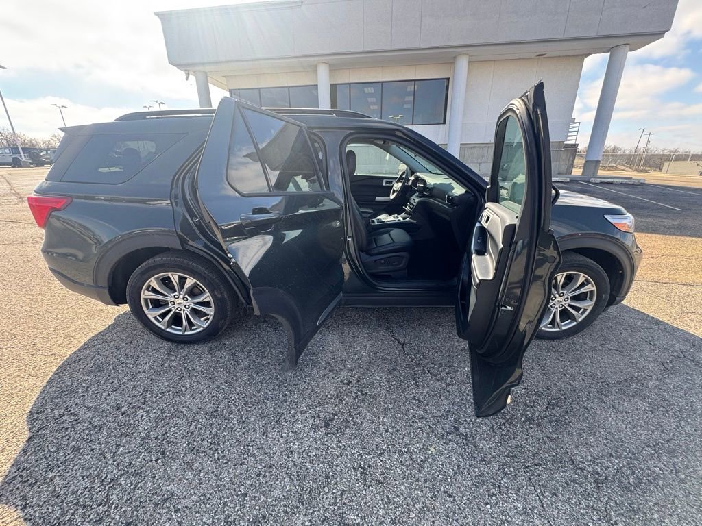 Certified 2023 Ford Explorer XLT w/ Equipment Group 202A image 8