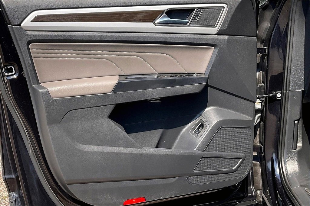 Used 2021 Volkswagen Atlas SE image 17