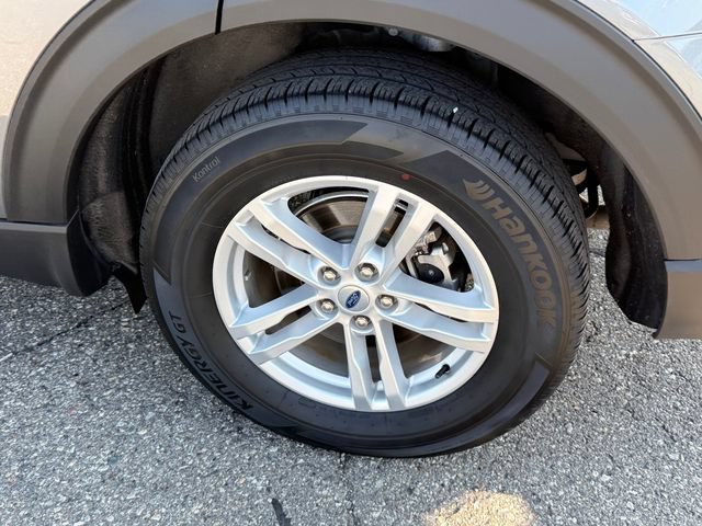 Certified 2023 Ford Explorer XLT w/ Equipment Group 202A AWD/4WD image 6