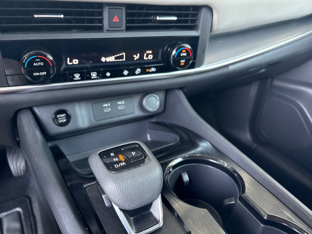 Used 2025 Nissan Rogue SV AWD/4WD image 11