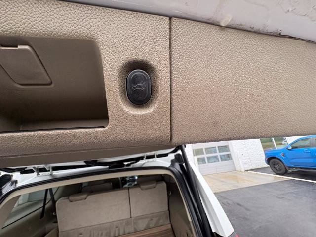 Used 2017 Chevrolet Suburban Premier AWD/4WD image 28