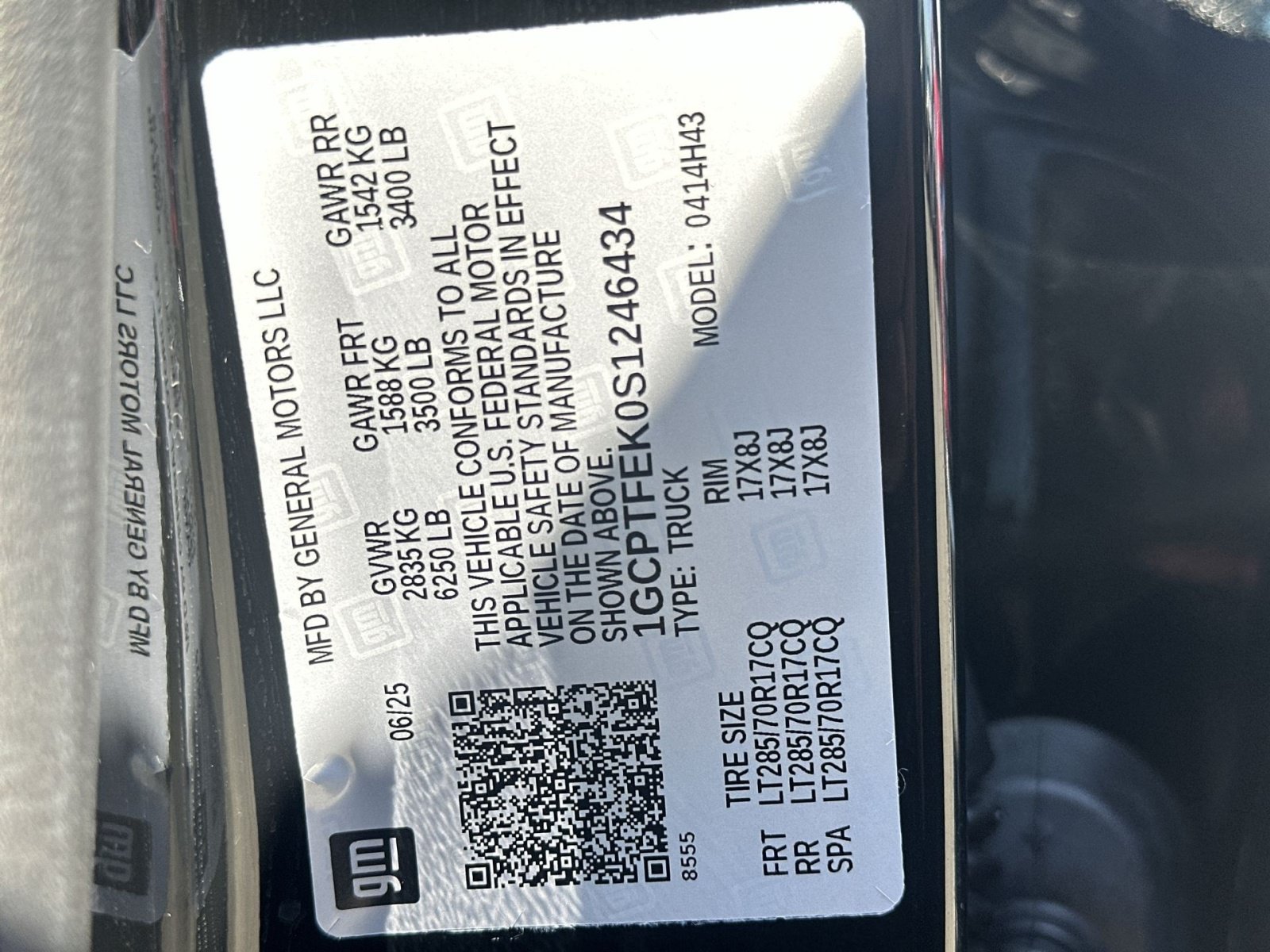 Used 2025 Chevrolet Colorado ZR2 w/ Midnight Edition AWD/4WD image 37