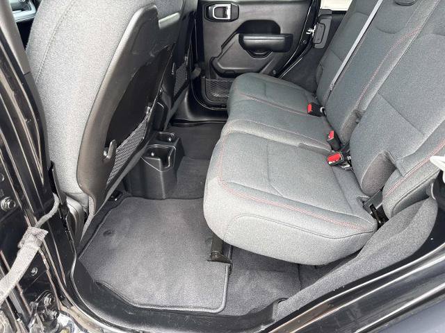 Used 2025 Jeep Wrangler Unlimited Rubicon AWD/4WD image 17