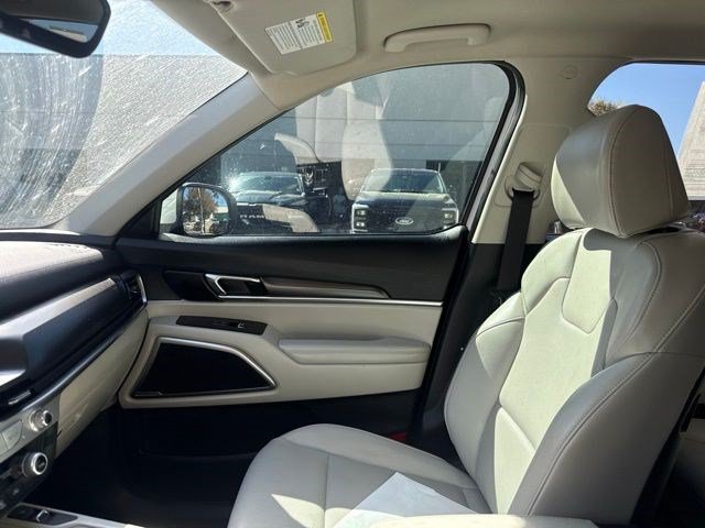 Used 2025 Kia Telluride S AWD/4WD image 14