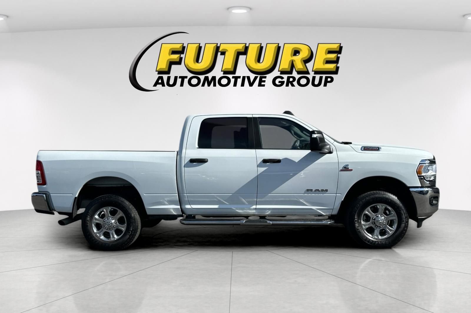 Used 2024 RAM 2500 Big Horn AWD/4WD image 2