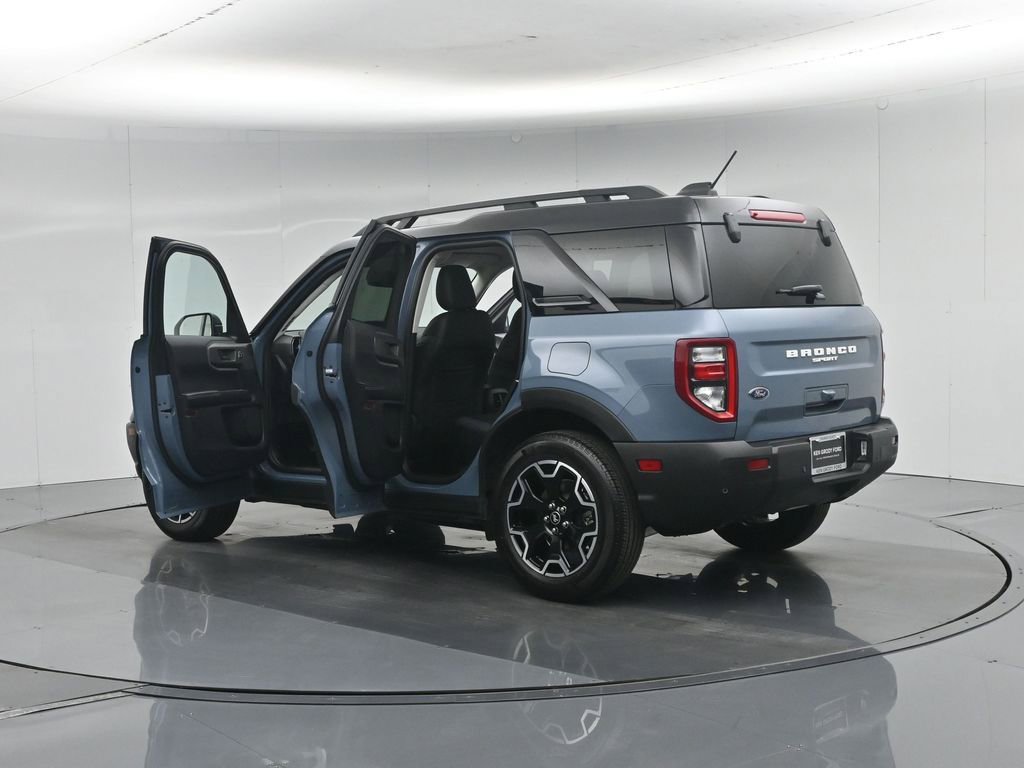Certified 2025 Ford Bronco Sport Outer Banks w/ Outer Banks Tech Package+ AWD/4WD image 37