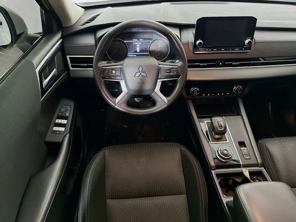 Used 2024 Mitsubishi Outlander ES FWD image 10