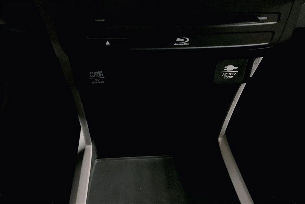 Used 2018 Honda Odyssey Elite image 32