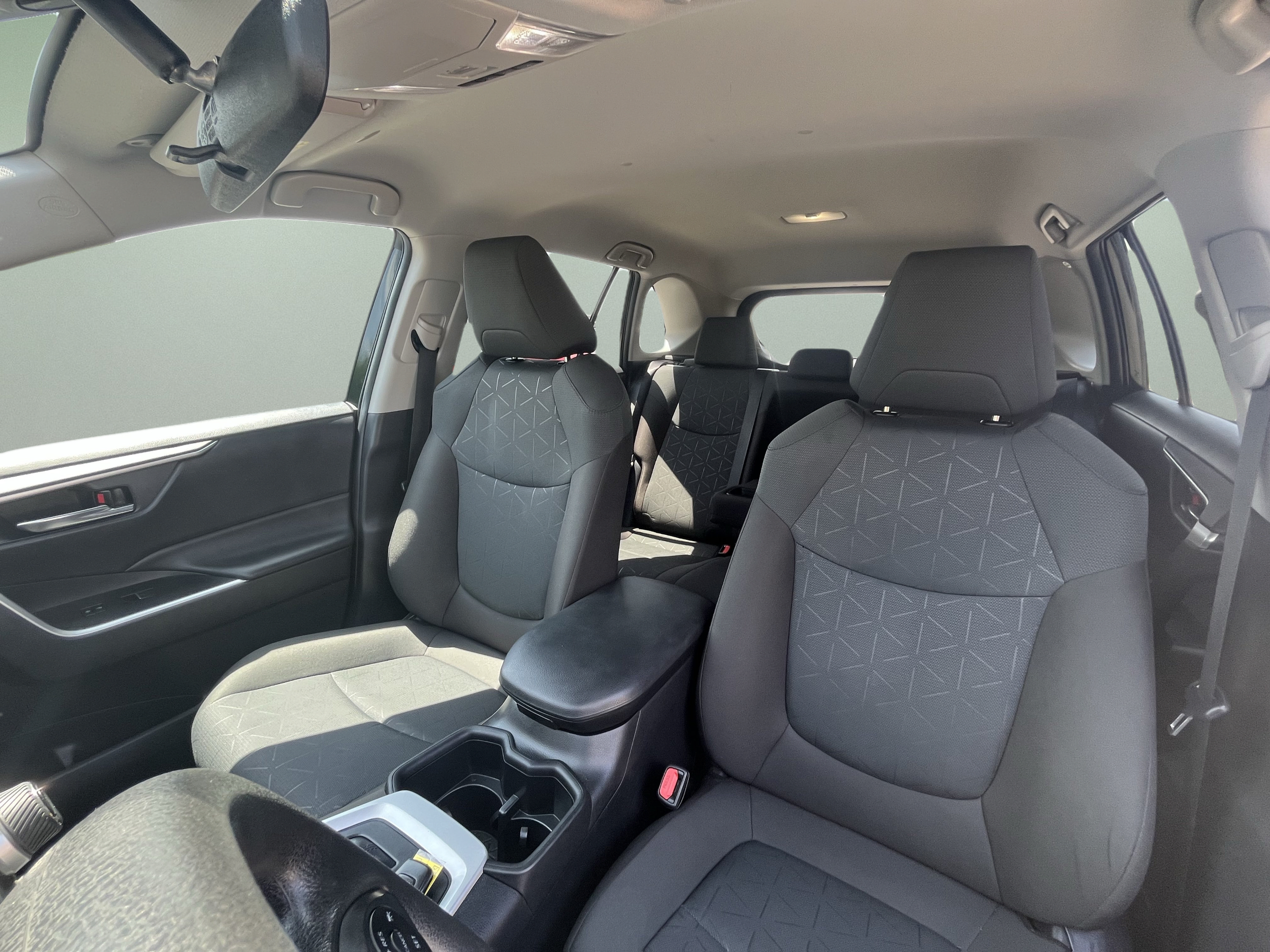Used 2024 Toyota RAV4 XLE FWD image 27