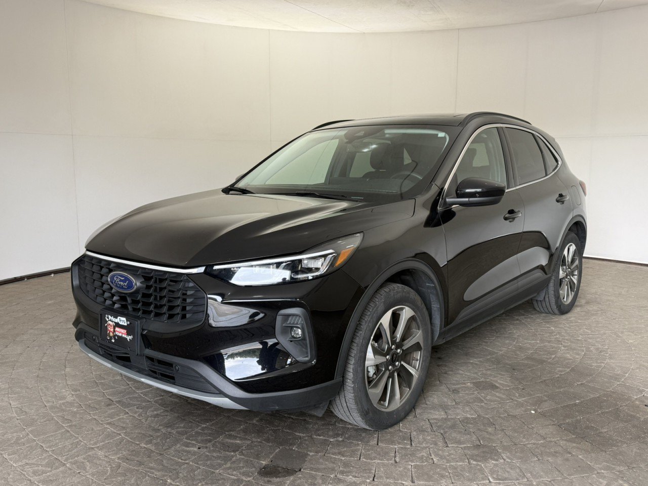 Certified 2025 Ford Escape Platinum AWD/4WD image 3