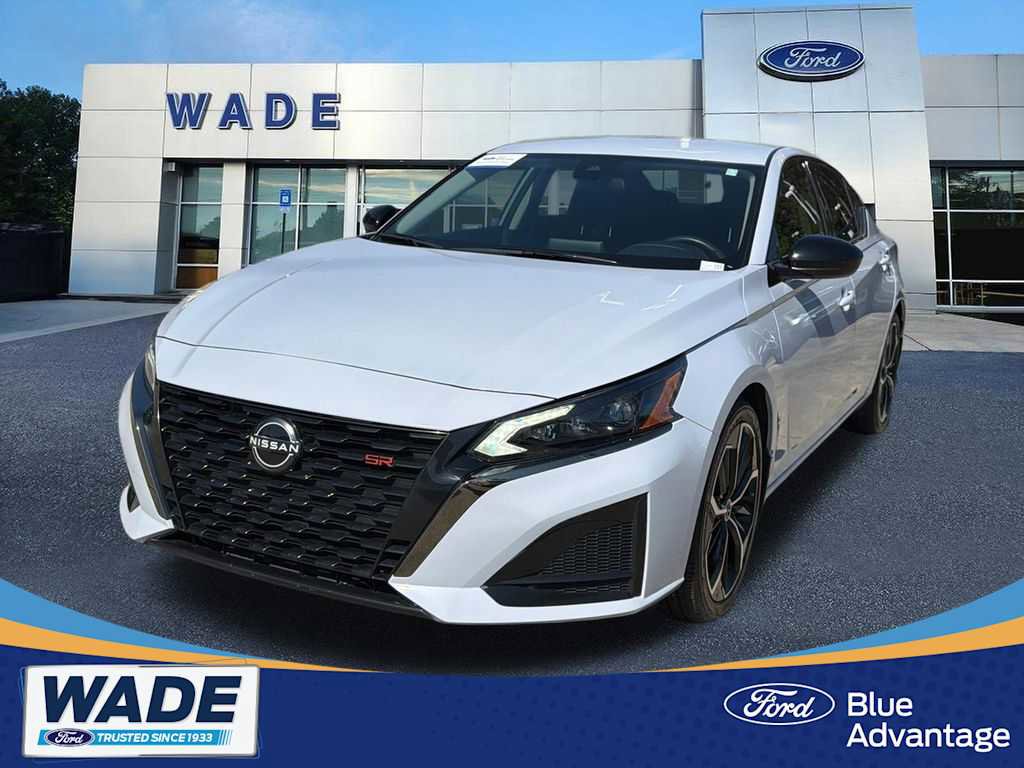 Used 2024 Nissan Altima 2.5 SR FWD image 1