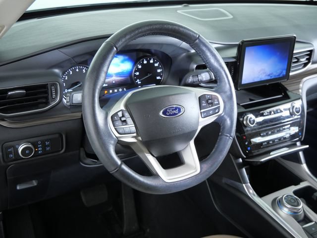 Certified 2022 Ford Explorer Limited w/ Hybrid Equipment Group 310A AWD/4WD image 18