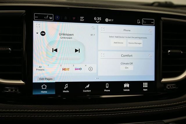 Used 2025 Chrysler Pacifica Select FWD image 19