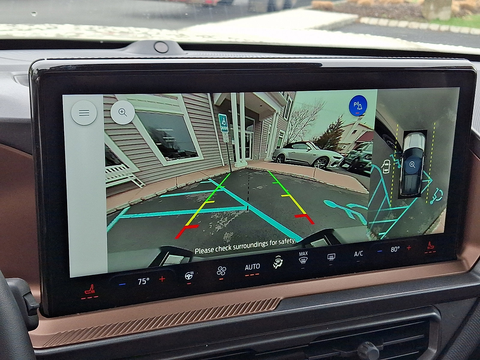 Certified 2025 Ford Bronco Sport Outer Banks w/ Outer Banks Tech Package+ AWD/4WD image 19