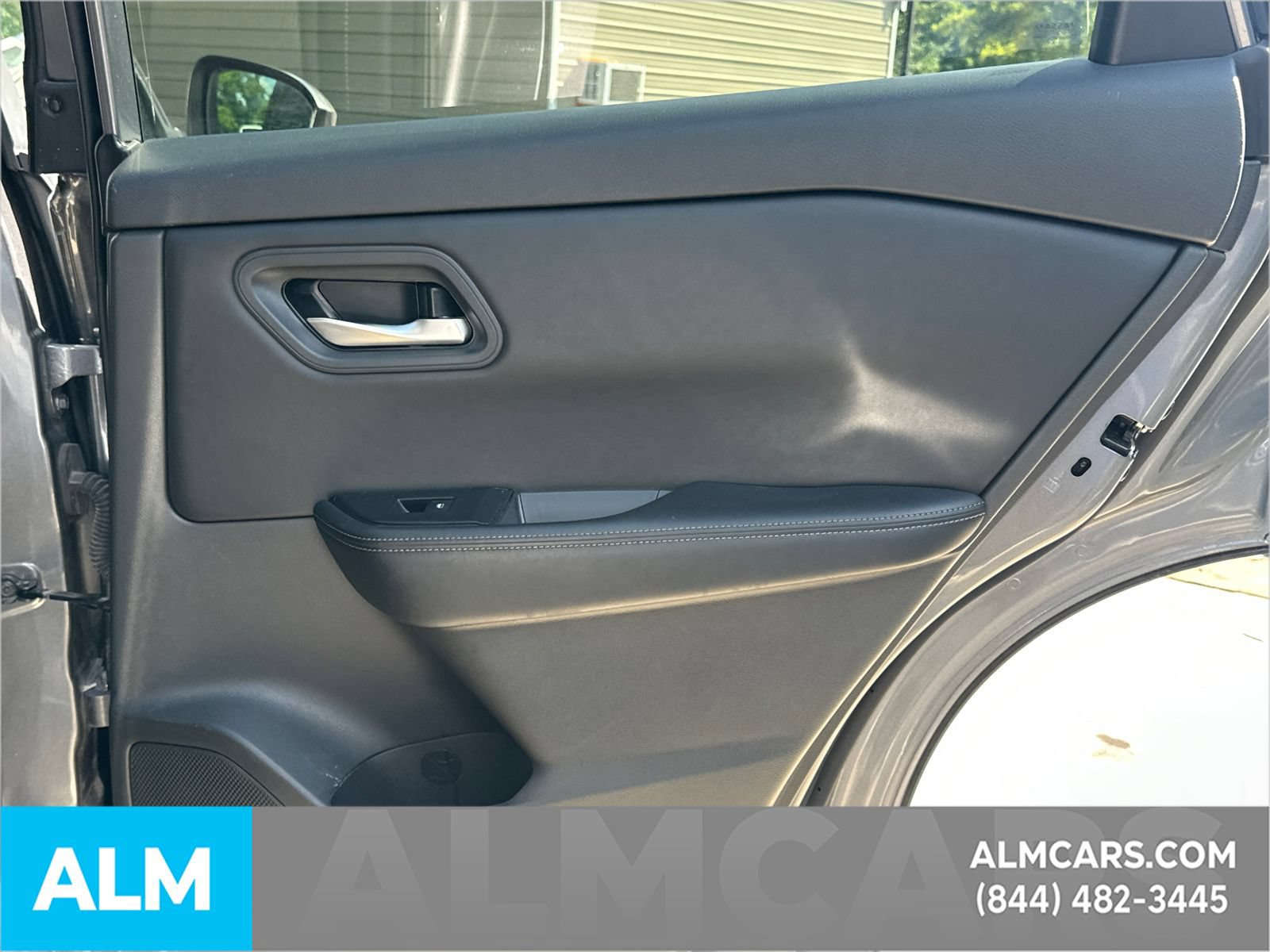 Used 2025 Nissan Rogue SV FWD image 34