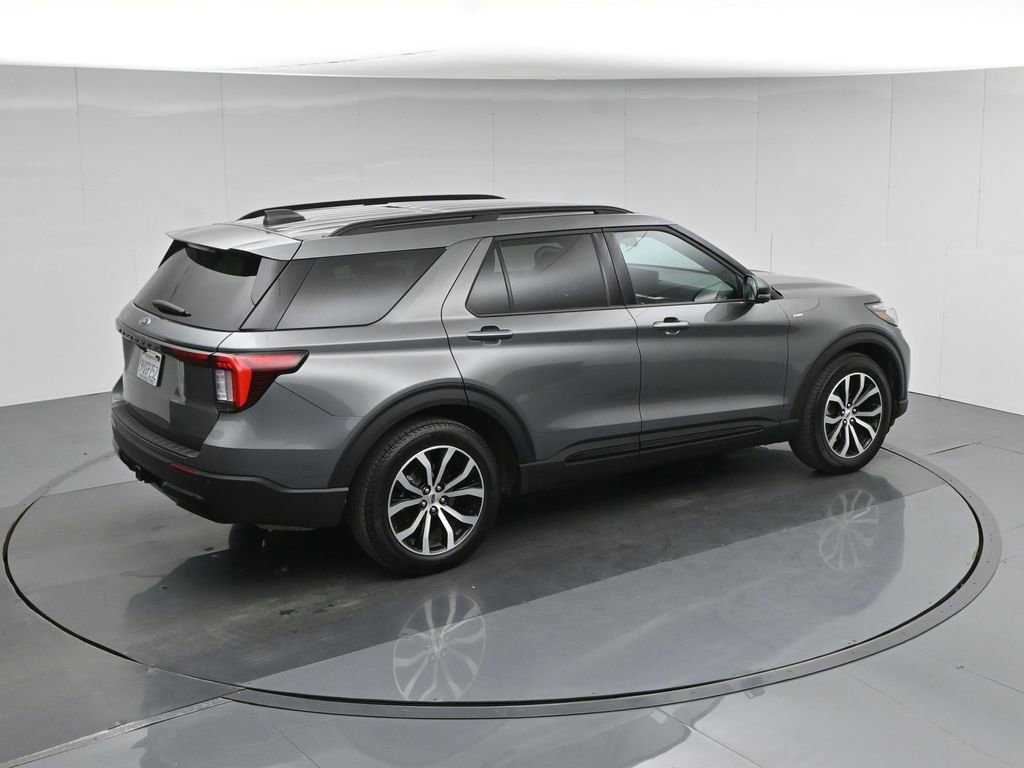 Certified 2025 Ford Explorer ST-Line RWD image 46