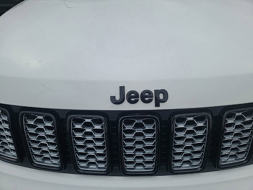 Used 2021 Jeep Grand Cherokee Laredo X image 18