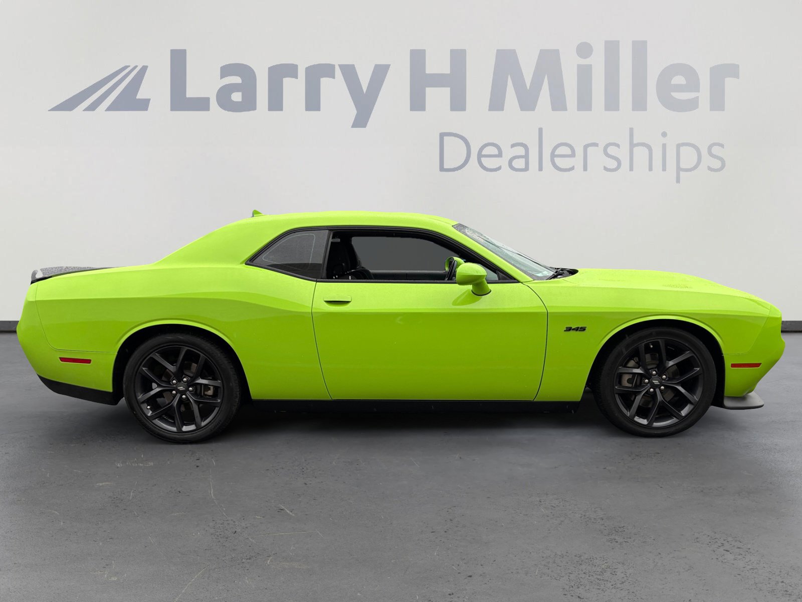 Used 2023 Dodge Challenger R/T w/ Blacktop Package image 6
