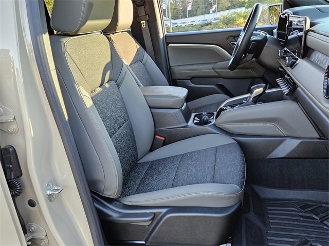 Used 2024 Chevrolet Colorado ZR2 w/ Technology Package image 17