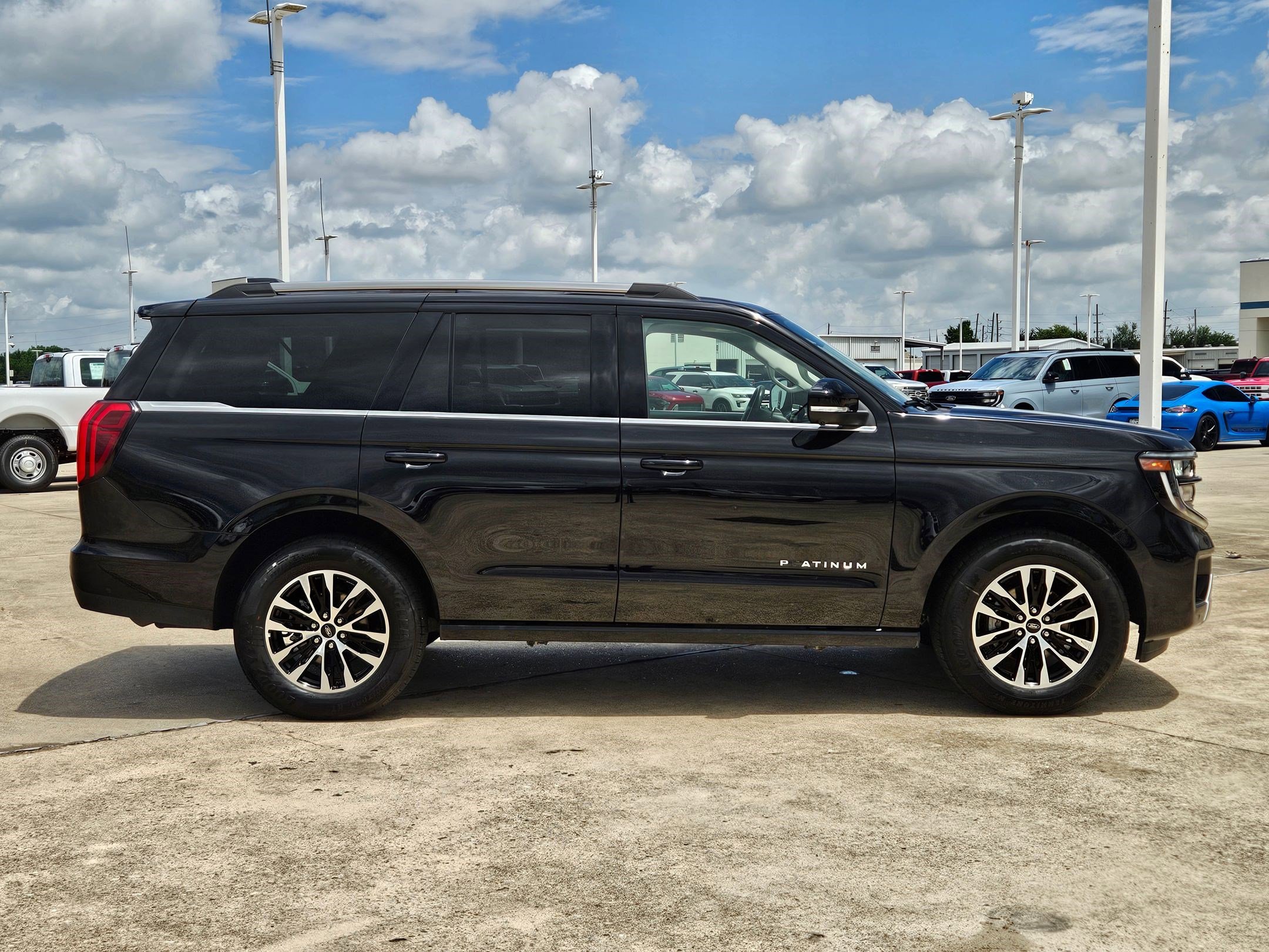 Certified 2025 Ford Expedition Platinum AWD/4WD image 2