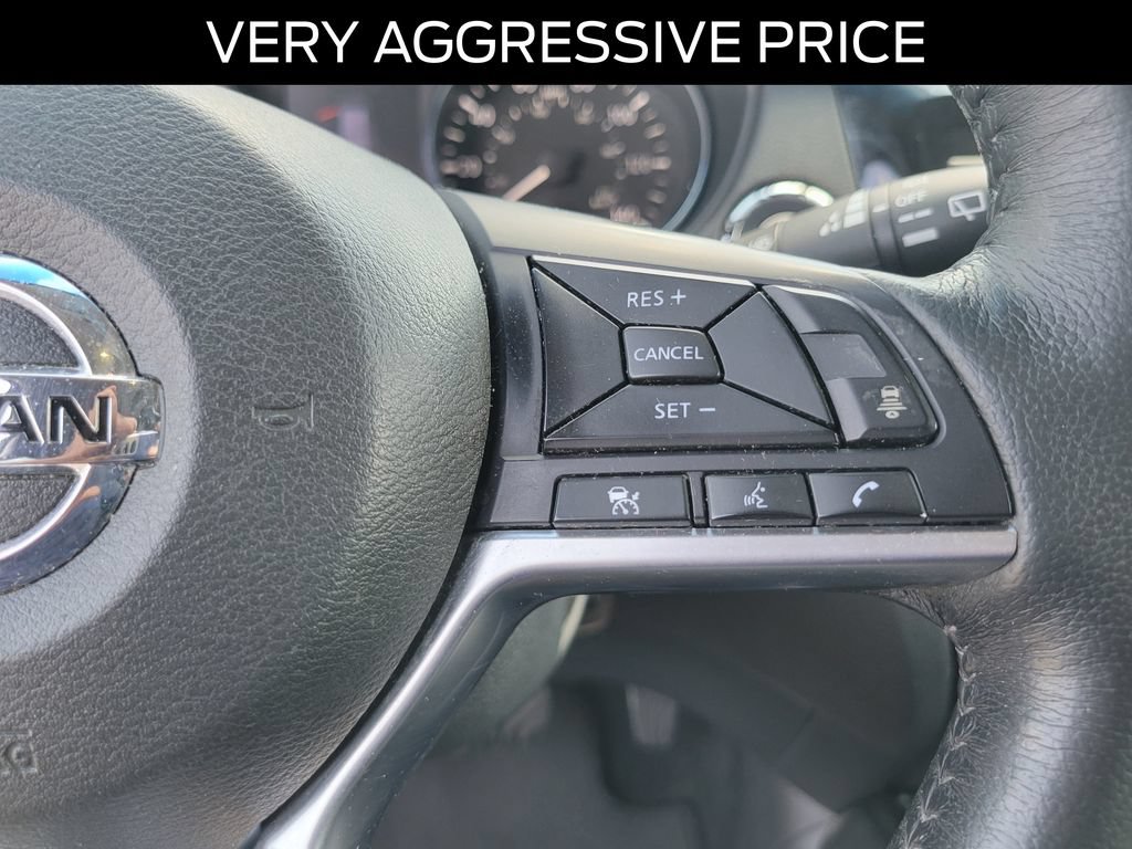 Used 2018 Nissan Rogue SV w/ Premium Package AWD/4WD image 22