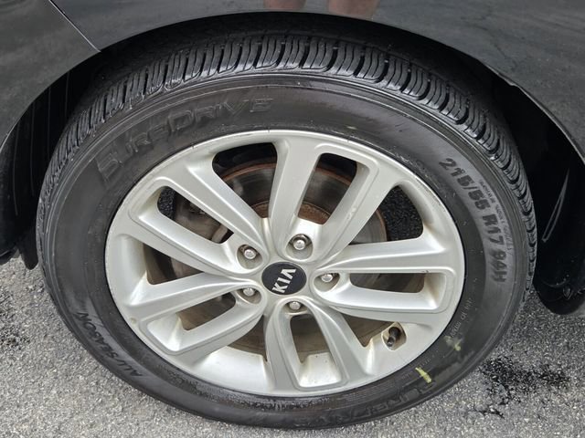 Used 2017 Kia Soul + FWD image 16