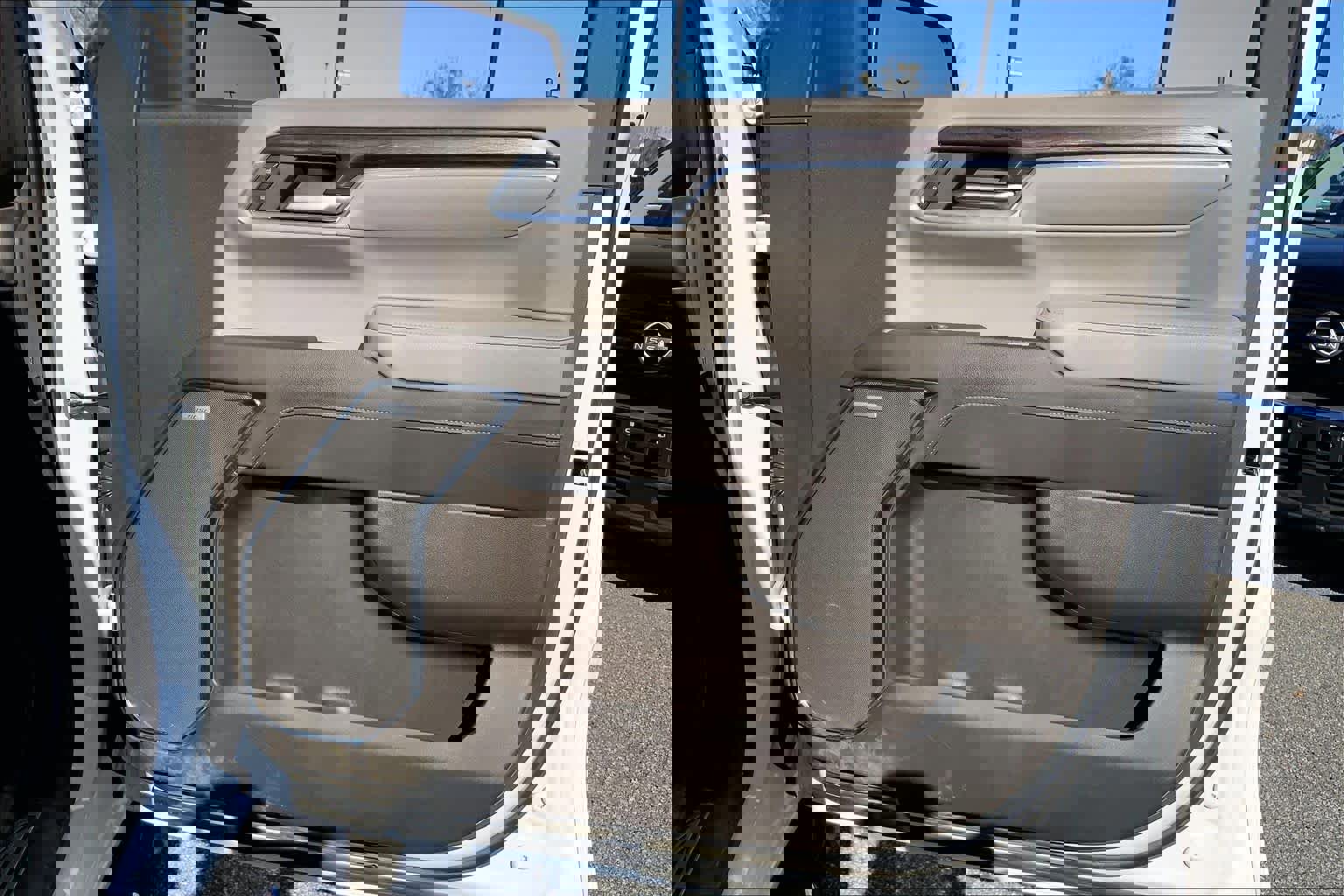 Used 2024 Chevrolet Silverado 1500 LTZ image 22