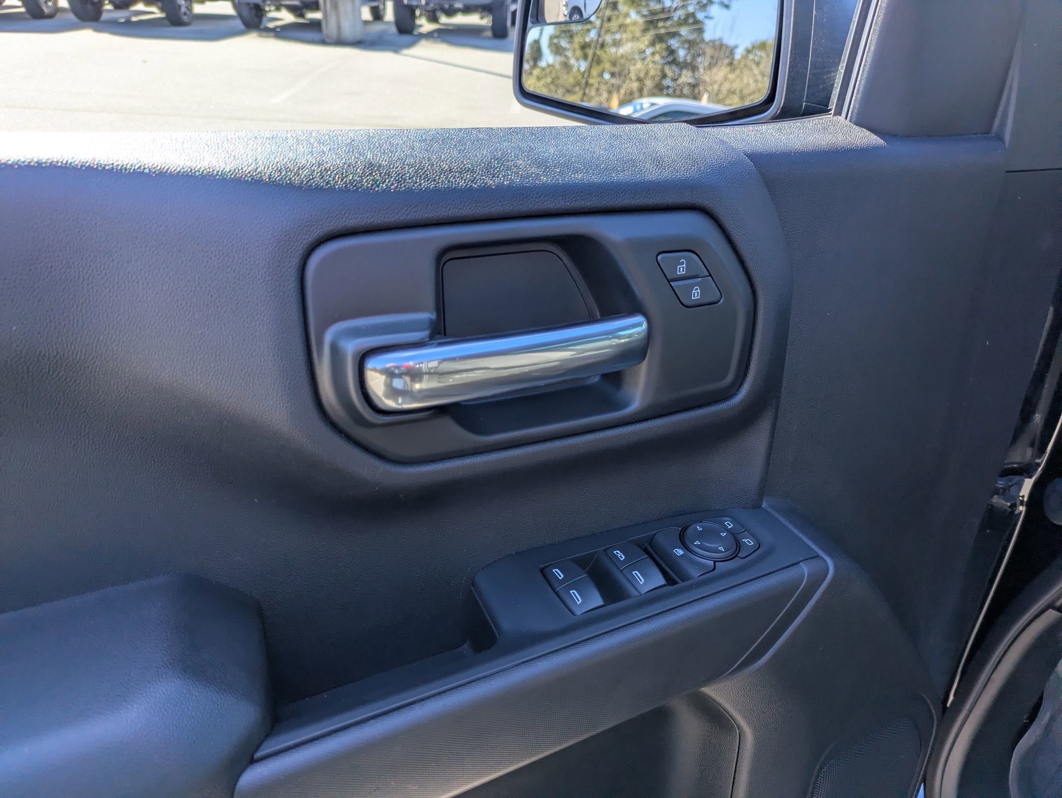 Used 2024 Chevrolet Silverado 1500 Custom image 16
