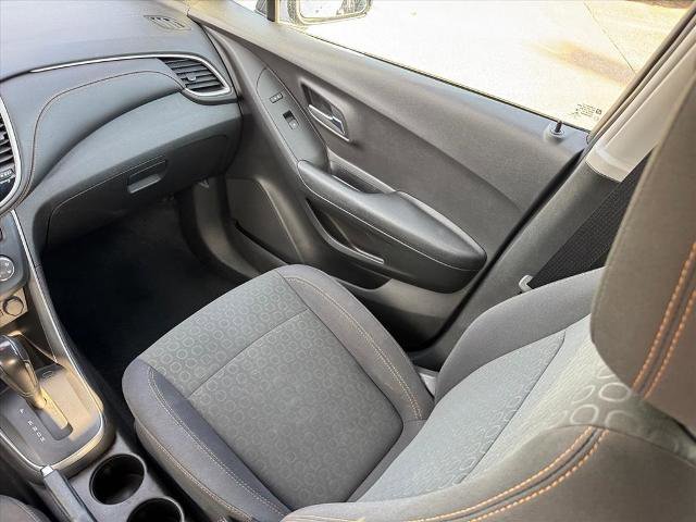 Used 2019 Chevrolet Trax LS image 17