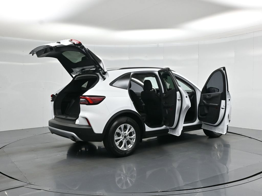 Certified 2025 Ford Escape Active w/ Tech Pack #1 FWD image 5
