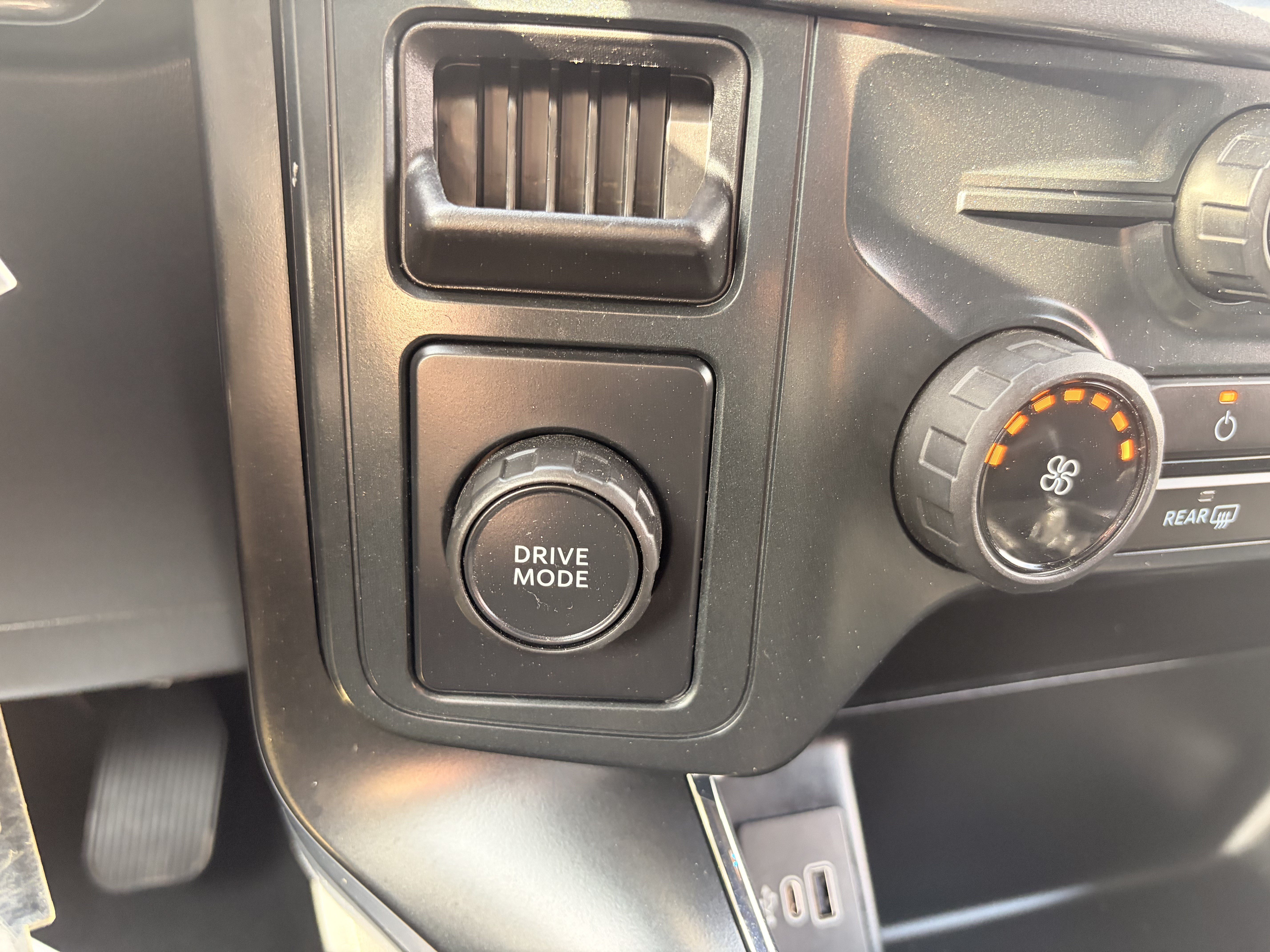 Certified 2025 Ford F150 STX w/ Equipment Group 200A RWD image 18
