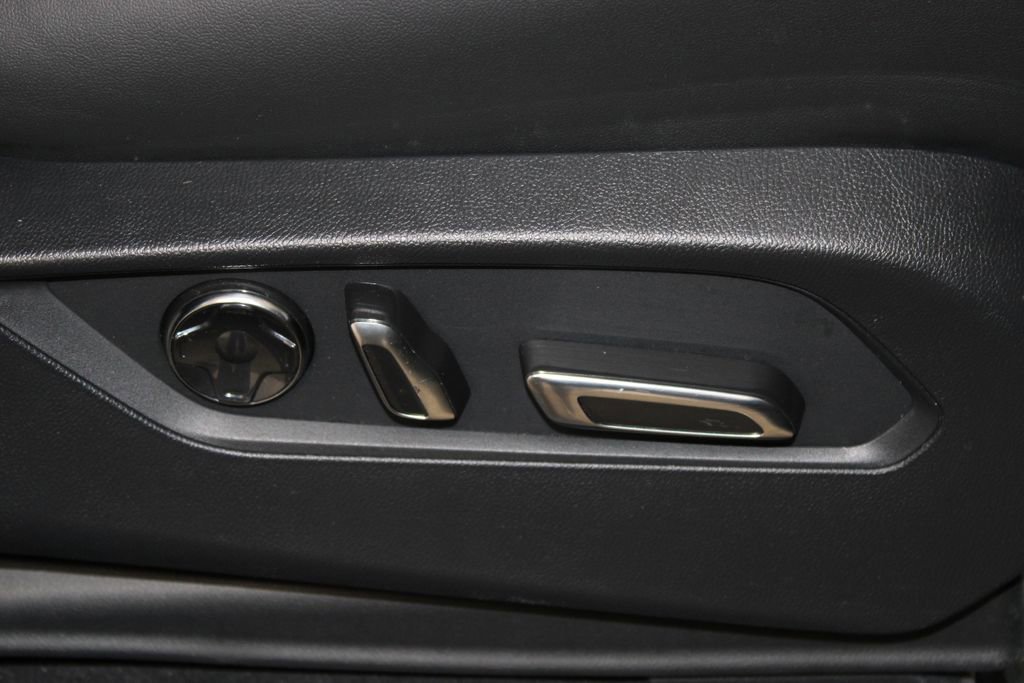 Used 2023 Acura MDX SH-AWD w/ Technology Package image 29