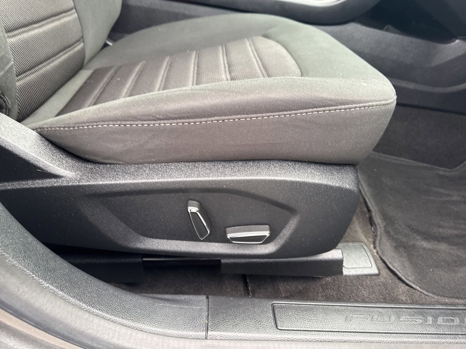 Certified 2019 Ford Fusion SE image 37